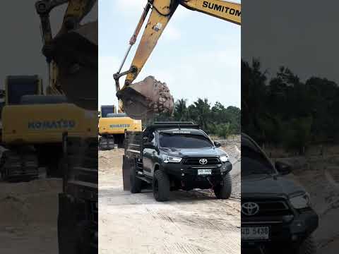 Hilux Pickup Truck Amazing Power #viral #trending #youtubeshorts