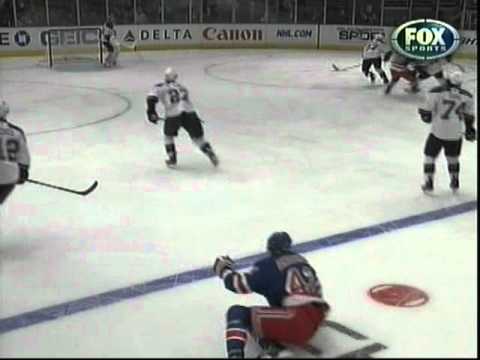 David Backes nails Atrem Anisimov