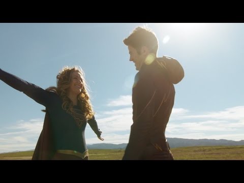 Supergirl | 1x18 - "World's Finest" - the Flash and Supergirl hug + goodbyes