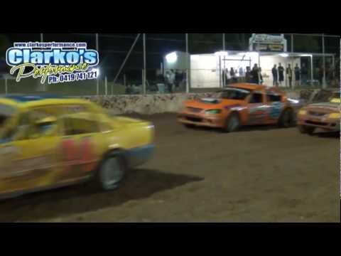 Modified Production - A-Main - Wild Desert Series - Kingaroy Speedway - 03.11.12