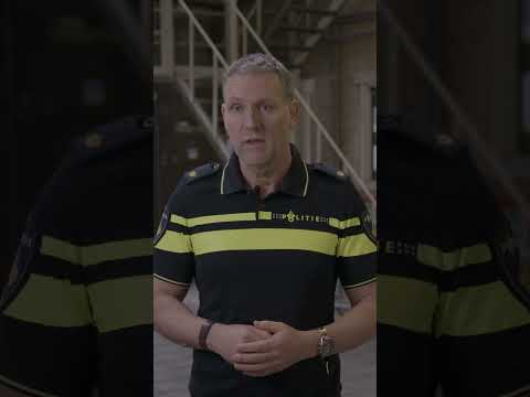 Ontsleutelde telefoons van criminelen geven ons heel veel informatie. #politie #police #shorts