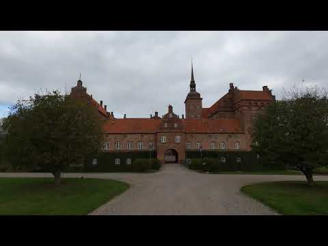 I explore Holckenhavn Palace