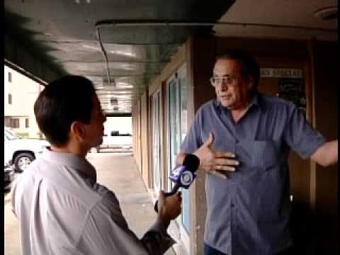 Food 4 Thought - Cook caught with fingers in the molé