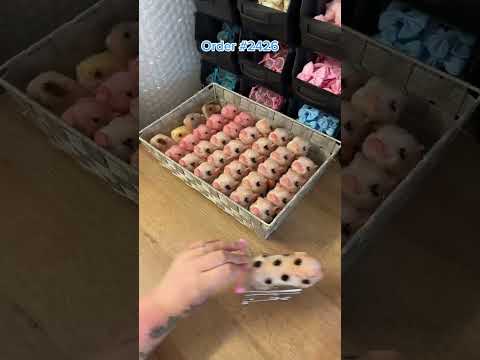 So cute!  😍 Comment 👇 if you want one!