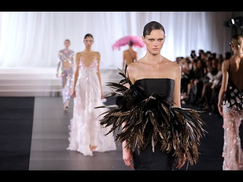 Celia Kritharioti Couture SS26: Backstage από το ιστορικό show στο Παρίσι - Το TLIFE στο front row!