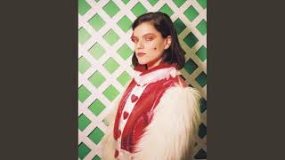 People Always Look Better In The Sun- SoKo (cover)