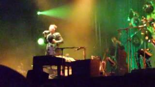 Tom Waits / Falling Down - 07/24/2008 - Paris, FR / Le Grand Rex (480p)