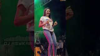 Download lagu DJ TANTI PARGOY CEKSOUND KELUD LIVE - DJ KENANGAN TERINDAH REMIX VIRAL TERBARU FULL BASS SHORT mp3 Download lagu DJ TANTI PARGOY CEKSOUND KELUD LIVE - DJ KENANGAN TERINDAH REMIX VIRAL TERBARU FULL BASS SHORT mp3