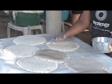 Processo de fabricação de bejús de farinhada na Casa do Bejú, que funciona há 45 anos 19 03 2022