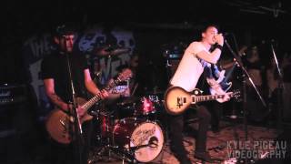 The Flatliners - Meanwhile, In Hell + Carry The Banner (LIVE)