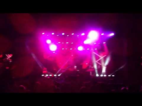 Armin van Buuren @ Lake Festival (Nadia Ali, Starkillers & Alex Kenji - Pressure (Alesso Remix))