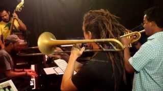 "A CINQ"  Joy Spring (Clifford Brown)