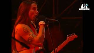 Les Red Hot Chilli Peppers enflamment la scène des Eurockéennes ! 🤘// Extrait archives M6 Video Bank