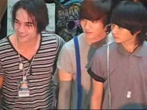 Key talked to Australian guy & SHINee Sawasdee