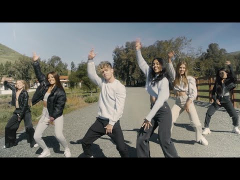 Now United Dancing to "Brown Munde" by AP Dhillon