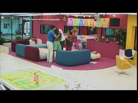 Big Brother 8 UK: 4 Go In 4 Come Out Of The BB House