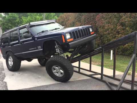 Jeep XJ Flex Test (RTI Ramp) CavFab 3 link, 35s, shackle Relocaters, fox 2.0 remote resis. HD!