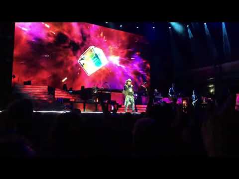 Knockin' on Heaven's Door - Guns N Roses (Live in Edmonton, AB 2017) - FRONT ROW!