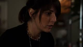 Girl headscissor (triangle choke) for fun (Leverage S02E02)
