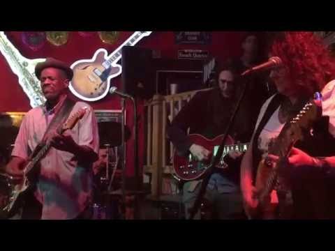 Blues Darrell Raines, Julian Harris, Rachelle Coba