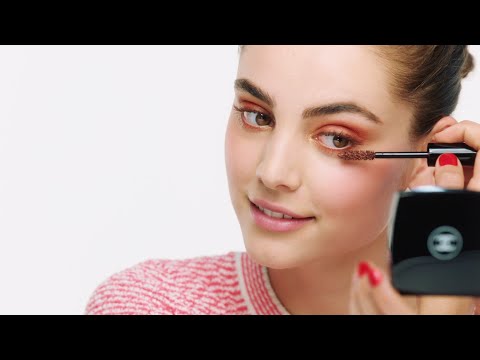 How to get Romy Schonberger’s look from the SPRING-SUMMER 2021 COLLECTION — CHANEL Makeup Tutorials