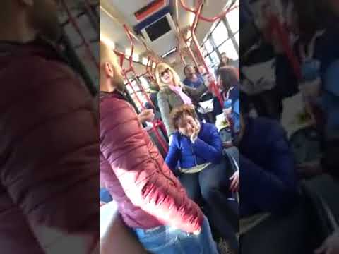 Donna africana a Padova occupa il posto riservato ad una disabile in carrozzina