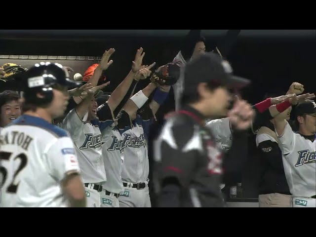 8回裏 ファイターズ飯山のタイムリー2塁打で勝ち越しに成功!! 2014/5/18 F-M