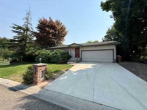Beautiful Golf Course Home | 2 Bed • 2 Bath • Bonus Room property video