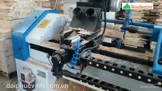 Máy tiện gỗ CNC
