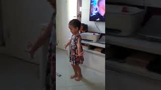 Revisando a letrinha U com Maria Luiza