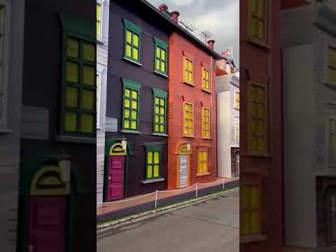 HIPPIE VILLAGE with the knotman