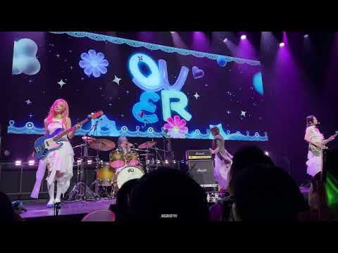 QWER CEREMONY Showcase 무대 직캠 'BAD HABIT + CEREMONY + SHOW DOWN + 고민중독' 4k 260427 by reBirth