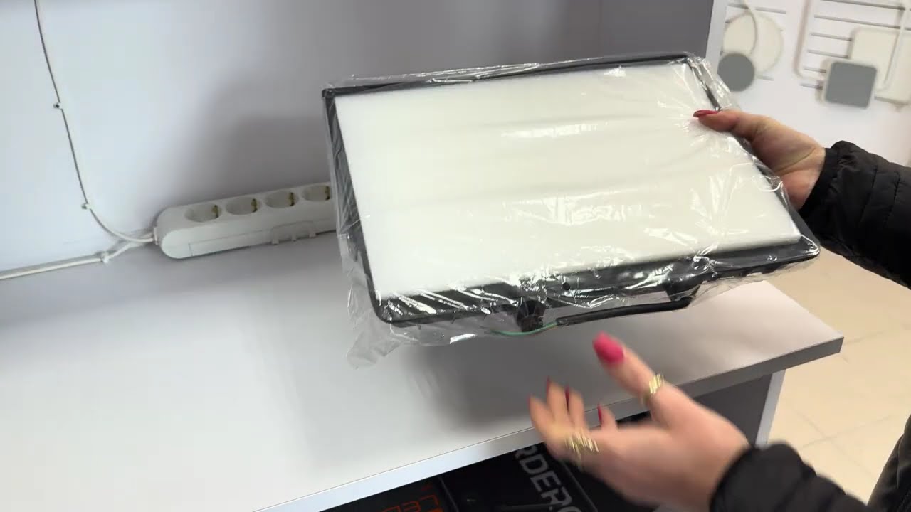 Светодиодный прожектор MAXUS 1-MFL-04-10050 200W 5000K