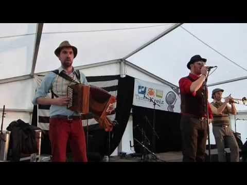 Kas Ha Barh ( par Alambig Electrik ) fest deiz Saint-Laurent-Sur-Oust 06/04/2014