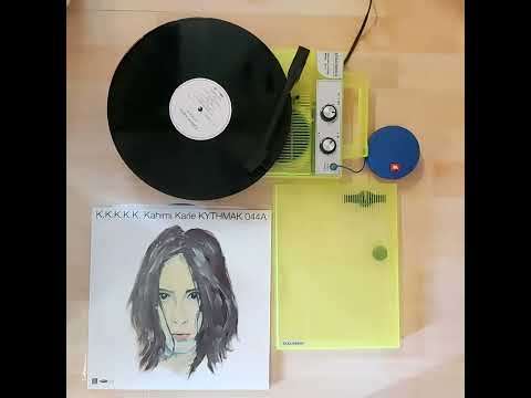 Kahimi Karie ......WHAT AER YOU WEARING?