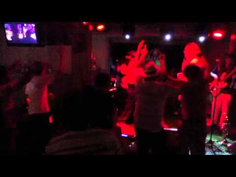 J.III e Acadêmicos da Rua + B.Negão - Cissy Strut