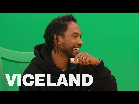 進入米格爾 - 布朗森看外星人的行動 (Enter Miguel | ACTION BRONSON WATCHES ANCIENT ALIENS)