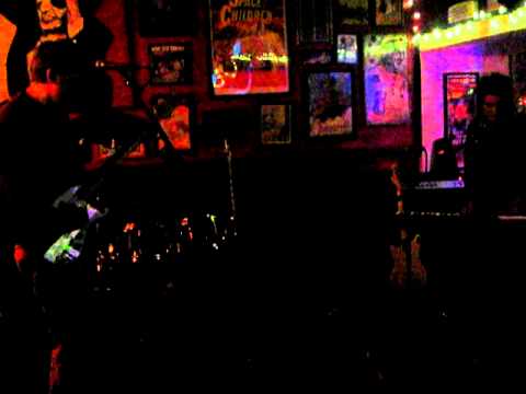 The Dairy Queen - The Dairy Queen(live at Crepe Place).AVI