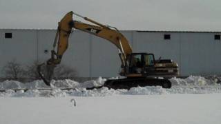 preview picture of video 'Littleton, MA.: Demolition of Abandoned Curtis-Straus Radio Huts (Part 8)'