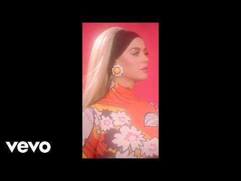 Katy Perry – “Harleys In Hawaii” (Vertical Video)