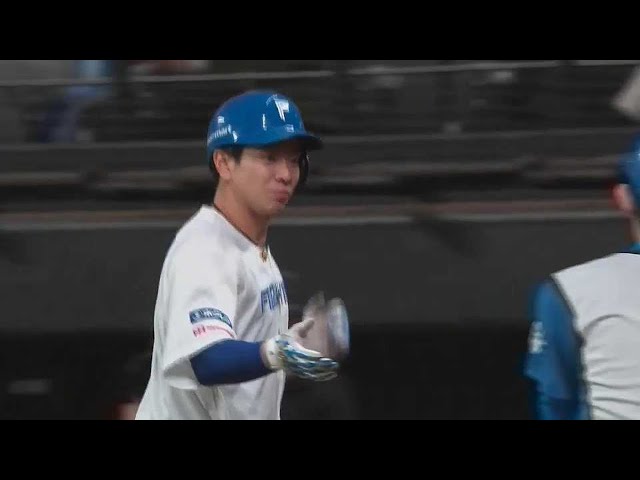 【3回裏】ファイターズ・松本剛 チャンスの場面できっちり犠牲フライを放ち先制に成功!!  2023年4月20日 北海道日本ハムファイターズ 対 千葉ロッテマリーンズ