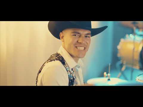 Banda Los Reales - Me Vuelves Loco (Video Oficial)