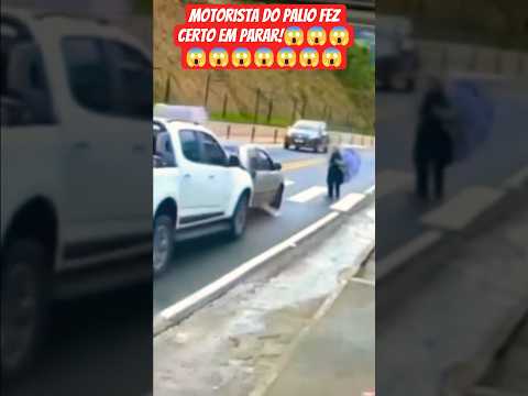 Fiat Palio parou na faixa , caminhonete não conseguiu  e bateu atrás#caminhão#caminhoneiro