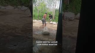 Download lagu NARIK KENTAL LUUUR LAIN NARIK MANTAN - CERITA PETANI KARET #karet #getah #lucu #kebun #funny mp3