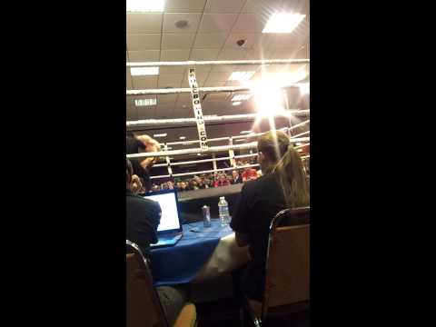 Muay thai fight Shaun facey vs steve long 68 kg 5 x 3 mins fm 8(4)