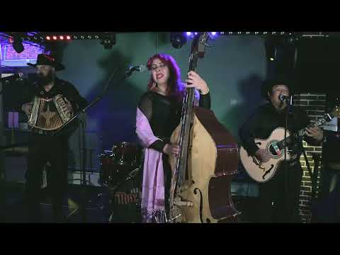 Grupo Mazimo Y Lubia Montoya La Kaponera                   La De Las Medias Negras