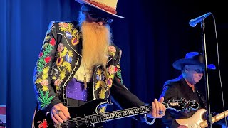 Download lagu BILLY GIBBONS, JIMMIE VAUGHAN, CHRIS LAYTON, MIKE FLANIGIN - BLUE JEAN BLUES - 12/29/24 mp3