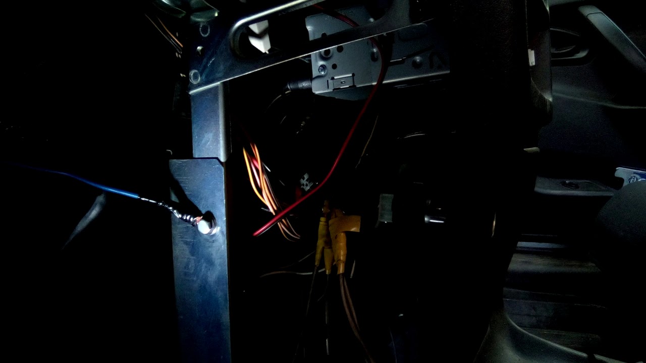 где находится масса панели приборов ваз 2114