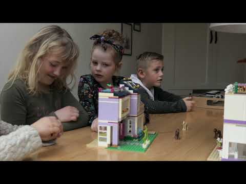 Kijk daar, een metselaar. (Op toonhoogte 537)