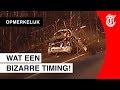 Auto crasht keihard tegen vallende boom